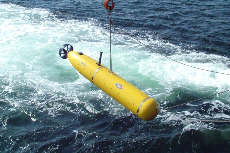 Autonomous underwater robots