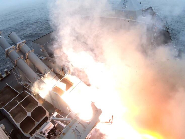 UK and US conduct Atlantic Thunder live-firing sinking exercise