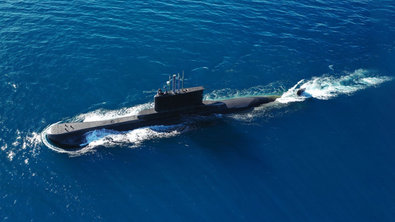Top tweets: Russia's new stealth submarine - and more