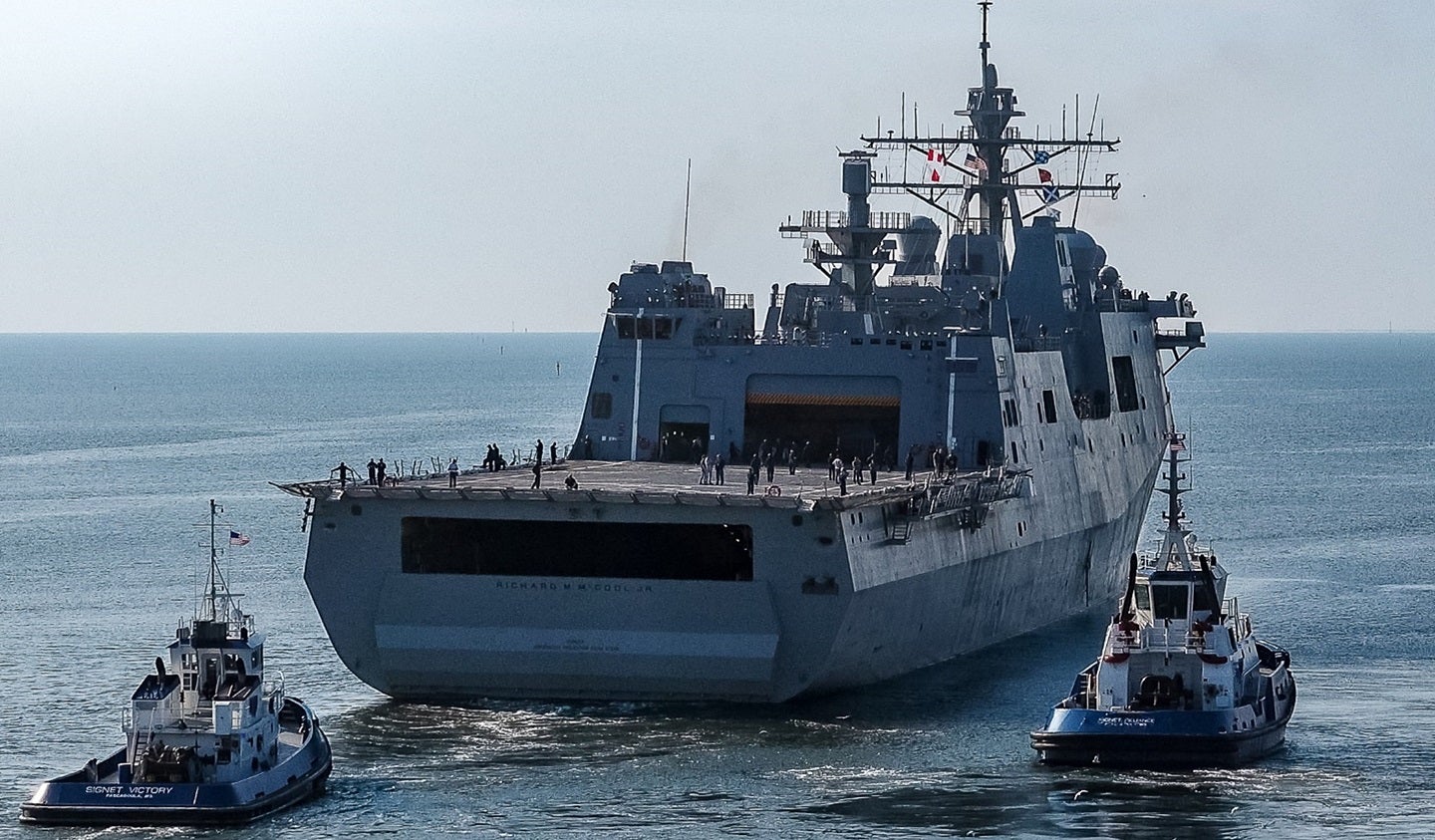 Amphibious transport dock heads to Florida for commissioning