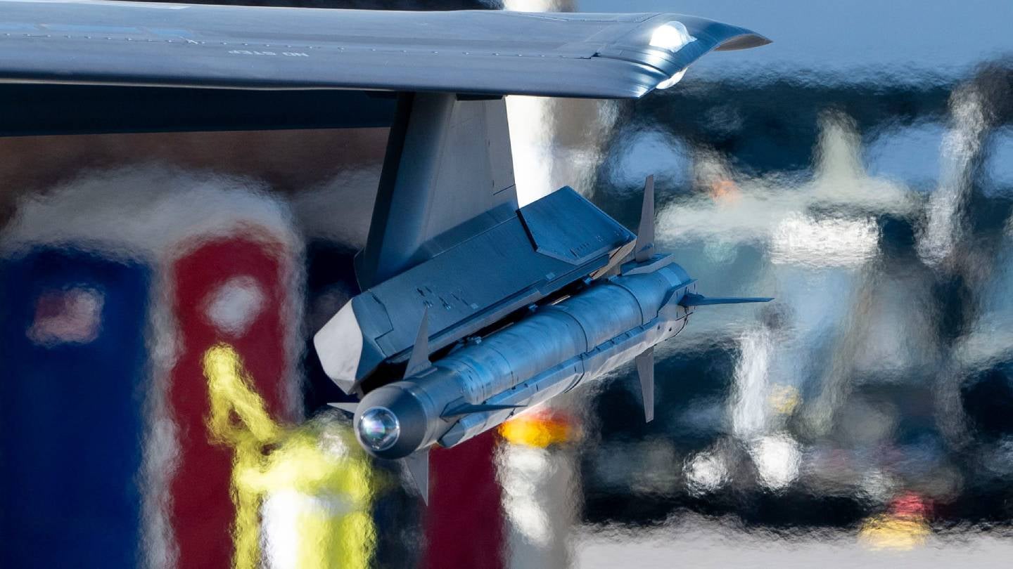 US Navy Awards Raytheon $1.1 Billion AIM-9X Contract